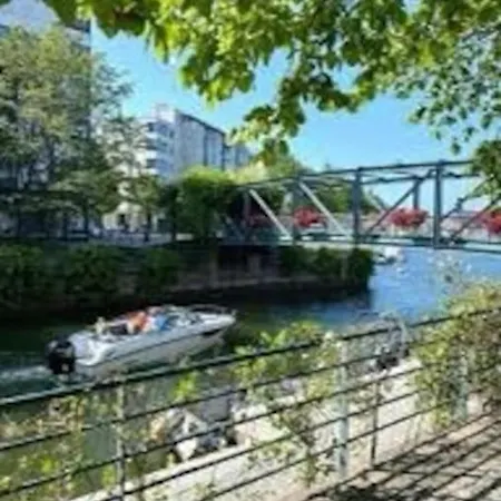 Kaunis Huoneisto Jatkasaaressa, Iso Parveke, Sauna, Ilmastointi, Autohallipaikka Lägenhet