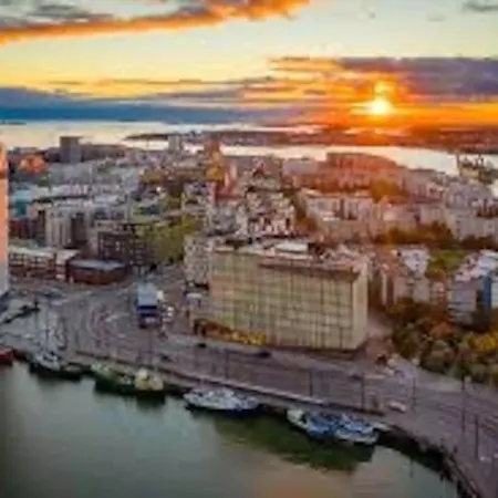 Kaunis Huoneisto Jatkasaaressa, Iso Parveke, Sauna, Ilmastointi, Autohallipaikka Lägenhet