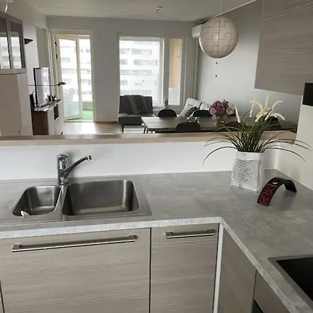 Kaunis Huoneisto Jatkasaaressa, Iso Parveke, Sauna, Ilmastointi, Autohallipaikka Lägenhet Helsingfors