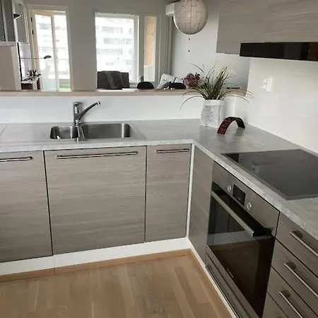 Kaunis Huoneisto Jatkasaaressa, Iso Parveke, Sauna, Ilmastointi, Autohallipaikka Lägenhet