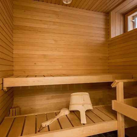 Kaunis Huoneisto Jatkasaaressa, Iso Parveke, Sauna, Ilmastointi, Autohallipaikka Lägenhet *
