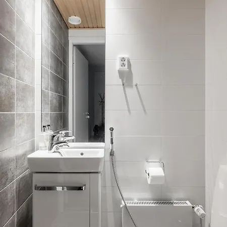Kaunis Huoneisto Jatkasaaressa, Iso Parveke, Sauna, Ilmastointi, Autohallipaikka Lägenhet *